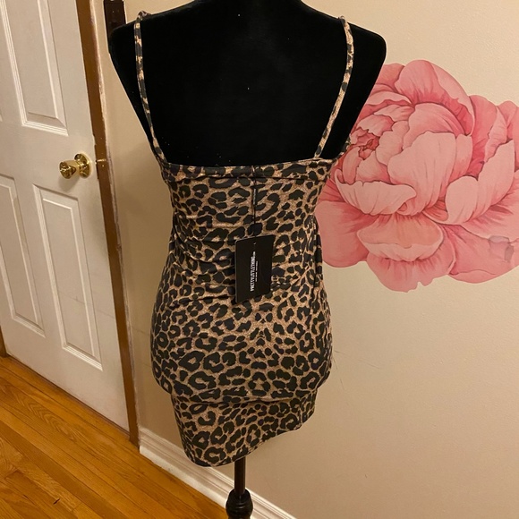 Prettylittlething Leopard print body con dress - Picture 7 of 8